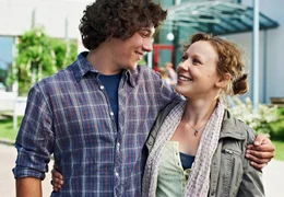 Franz Hirsegger (Klaus Steinbacher) und Katharina Stolz (Katharina Leonore Goebel) haben sich ineinander verliebt.