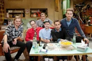 Kurt Kr&ouml;mer und seine G&auml;ste, v. li. Wilson Gonzalez Ochsenknecht, Kurt Kr&ouml;mer, Oliver Knott (hinten), OK Kid (Raffi, Jonas Schubert, Moritz Rech).