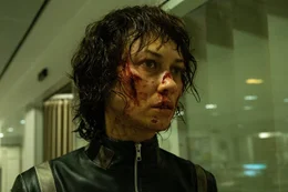 Der Kurier (Olga Kurylenko) hat ein untr&uuml;gliches Gef&uuml;hl f&uuml;r Gefahr.