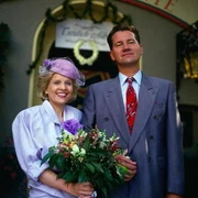 Ein gl&uuml;ckliches Paar: Der neue Harmonie-P&auml;chter Herr Kuttlick (Manfred Lehmann) und seine Helga (Christel Harthaus).