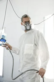 Ant Anstead with Paint Gun (BEFORE).