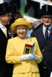 Queen Elizabeth II. bei &bdquo;The Epsom Derby&ldquo;, England.