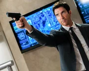 Forbes (Dylan McDermott).