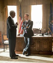 v.li.: Speaker Trumbull (Morgan Freeman), Pr&auml;sident Benjamin Asher (Aaron Eckhart).