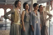 Beste Freundinnen: Franny (Joan Cusack, l.), Christine (Catherine Keener, 2.v.l.), Olivia (Jennifer Aniston, 2.v.r.) und Jane (Frances McDormand, r.) ...