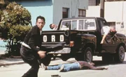 Mitten am Tag wird der junge Mariachi (Carlos Gallardo) unerwartet verfolgt und findet sich pl&ouml;tzlich in einer Schie&szlig;erei auf offener Stra&szlig;e wieder.