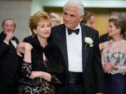 ARD LIEBE AUF DEN ZWEITEN BLICK (last chance harvey), USA 2008, Regie Joel Hopkins, am Dienstag (21.05.13) um 00:50 Uhr im Ersten. Harveys Ex-Frau Jean (Kathy Baker) mit ihrem neuen Mann, dem wohlhabenden Brian (James Brolin).