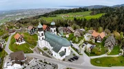Die Basilika Maria Bildstein (A) mit Blick auf den Bodensee am Palmsonntag.