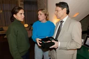Laura (Chryssanthi Kavazi, l.), Yvonne (Gisa Zach) und Jo Gerner (Wolfgang Bahro) merken, dass ihnen die Zeit davonrennt.