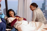 Gl&uuml;cklich: Nicolette Robinson als Tara Goodwin, S. Epatha Merkerson Sharon Goodwin