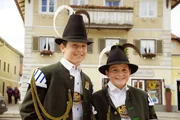 12.000 Gebirgssch&uuml;tzen gibt es heute in Bayern. Zwei der J&uuml;ngsten sind der 13j&auml;hrige Seppl Hinterholzer und der 12j&auml;hrige Andreas Haltmaier, beide von der Gebirgssch&uuml;tzenkompanie Waakirchen.