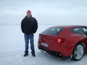 Jeremy Clarkson testet einen Ferrari FF auf dem Arctic Cicle.