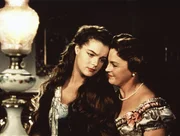 v.li.: Prinzessin Elisabeth "Sissi" von Bayern (Romy Schneider), Herzogin Ludovika von Bayern (Magda Schneider)