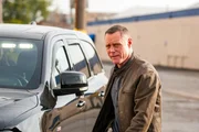 Hank Voight (Jason Beghe)