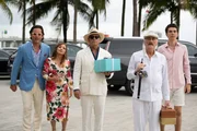 v.li.: Junior (Enrique Murciano), Ingrid Herrera (Gloria Estefan), Billy Herrera (Andy Garcia), Tio Walter (Ruben Rabasa), Junior, Jr. (Sean Patrick Dawson).