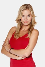 In der RTL-Dramadyserie 'Der Lehrer' spielt Jessica Ginkel die Lehrerin Karin Noske.