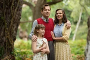 Bronte Carmichael (Madeline Robin), Ewan McGregor (Christopher Robin), Hayley Atwell (Evelyn Robin).