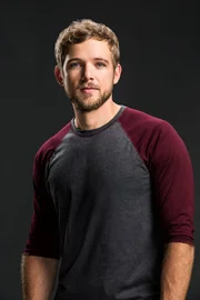Max Thieriot of the CBS series SEAL TEAM. Photo: Cliff Lipson/CBS ©2017 CBS Broadcasting, Inc. All Rights Reserved Max Thieriot of the CBS series SEAL TEAM. Photo: Cliff Lipson/CBS ©2017 CBS Broadcasting, Inc. All Rights Reserved