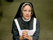 Schwester Camilla (Ann-Kathrin Kramer) betet um eine lohnende Aufgabe in ihrem neuen Kloster. Und lohnend bedeutet in ihren Augen weder Kartoffelschälen noch Gästebetreuung... Weiteres Bildmaterial finden Sie unter www.br-foto.de. Schwester Camilla (Ann-Kathrin Kramer) betet um eine lohnende Aufgabe in ihrem neuen Kloster. Und lohnend bedeutet in ihren Augen weder Kartoffelschälen noch Gästebetreuung... Weiteres Bildmaterial finden Sie unter www.br-foto.de.