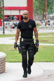 Daniel 'Hondo' Harrelson (Shemar Moore).
