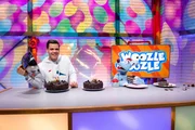 Woozle (re.) m&ouml;chte einen Schokokuchen nach dem Rezept seiner Tante Woozefine backen - wenn das Rezept blo&szlig; auffindbar w&auml;re! Sim&oacute;n (li.) hilft beim Verkosten und Bewerten von Woozles Backk&uuml;nsten.