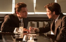 Wird es Cobb (Leonardo DiCaprio, l.) und seinem Team gelingen, den einflussreichen Konzernerben Robert Fischer (Cillian Murphy, r.) zu t&auml;uschen und ihn tief im Innersten seines Unterbewusstseins zu ver&auml;ndern?