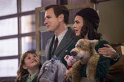 Eine Familie auf der Suche nach dem Gl&uuml;ck, l-r: Bronte Carmichael als Madeline Robin, Ewan McGregor als Christopher Robin, Hayley Atwell als Evelyn Robin