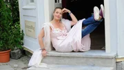 Hannah (Aglaia Szyszkowitz) &uuml;bernimmt die Hochzeitsagentur ihrer Mutter, die nach einem Autounfall im Krankenhaus liegt.
