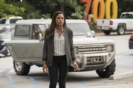 Dr. Kate Caldwell (Naomie Harris)