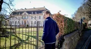 Jochen Breyer erkundet die Welt des deutschen Adels - der eigentlich seit &uuml;ber 100 Jahren so nicht mehr existiert. Doch die Tradition wird von zahlreichen Familien nach wie vor am Leben erhalten. Ihre Netzwerke in Gesellschaft und Wirtschaft sind gro&szlig;.