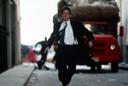Mitch (Tom Cruise) ger&auml;t selbst ins Fadenkreuz der Mafia und muss in den Stra&szlig;en von Memphis um sein Leben rennen.