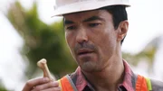 Adam (Ian Anthony Dale) findet bei der Arbeit auf einer Baustelle ein Knochenfragment im Boden und glaubt, dass auf dem Gel&auml;nde ein Verbrechen stattgefunden hat. Doch wird sich dies best&auml;tigen?