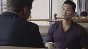 Chin (Daniel Dae Kim, r.) bekommt von Robert Coughlin (Ingo Rademacher, l.) ein ganz besonderes Angebot. Doch wird er dieses annehmen?
