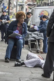Loretta Wade (CCH Pounder)