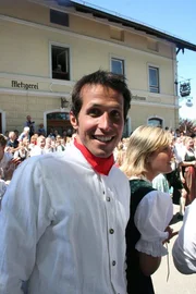 Willi geht der Frage nach: Wie wird ein Maibaum aufgestellt?