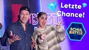 Moderation des achten Schulbattles live aus dem neuen K&ouml;lner Livestream-Studio: Dilara Colak im Team mit Ben Bl&uuml;mel von KiKA LIVE.