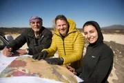 L-R: Mahmoud Al-Shanti, Steve Backshall, Hala Alwagdani