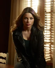 (1. Staffel) - Die taffe Polizistin Chloe Decker (Lauren German) stolpert bei einem Einsatz &uuml;ber den geheimnisvollen Lucifer und setzt ihn als Berater ein.
