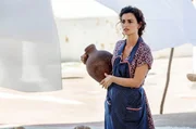 Salvadors Mutter Jacinta (Pen&eacute;lope Cruz) wollte immer nur, dass es ihrem Sohn gut geht. Leider hatten sie daf&uuml;r nicht die besten Voraussetzungen, denn aus Geldnot musste die Familie in einer Art H&ouml;hlenwohnung leben.
