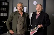 Der aktuelle Fall sorgt f&uuml;r Schlagzeilen: Klaus J. Behrendt als Kriminalhauptkommissar Max Ballauf, Dietmar B&auml;r als Kriminalhauptkommissar Freddy Schenk.