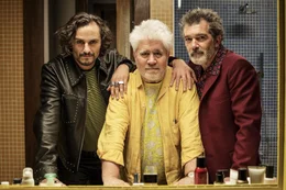 Asier Etxeandia (Alberto Crespo), Regisseur Pedro Almod&oacute;var, Antonio Banderas (Salvador Mallo).