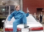 Steve (Barry Van Dyke, l.), Jack (Scott Baio, M.) und Amanda (Victoria Rowell, r.) verfolgen einen Mordverd&auml;chtigen.