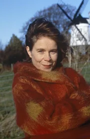 Louise Owen (Celia Imrie) wird ihren Ehemann und beide Liebhaber verlieren.