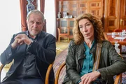 Moritz (Harald Krassnitzer) und Bibi (Adele Neuhauser) statten dem Anwalt des Wendler-Konzerns, einen Besuch ab.