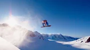 An den Grenzen des Möglichen Staffel 1 Folge 1 Lawinentrauma Travis Rice: Snowboarder der Extraklasse An den Grenzen des Möglichen Staffel 1 Folge 1 Lawinentrauma Travis Rice: Snowboarder der Extraklasse