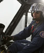 Dwayne Johnson als Raymond Gaines