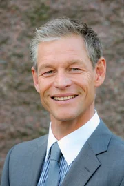Sebastian Burger (Steffen Wink).