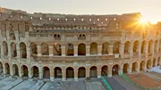 Au&szlig;enaufnahme Kolosseum mit Sonnenuntergang.