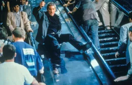 Richard Gere (Declan Mulqueen).