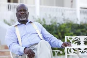 Joseph Marcell (Alexander Jackson).